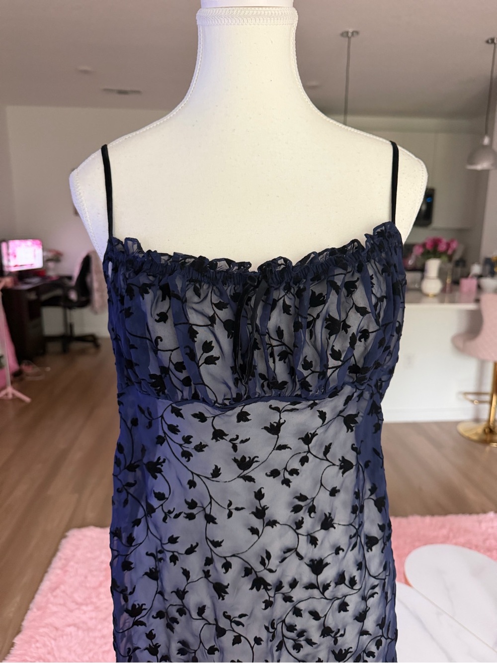 Victoria's Secret Navy and Black Sheer Floral Slip - Picture 5 of 6